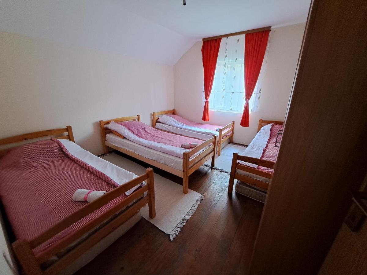 Turisticki Kompleks - Montana Tjentiste Kültér fotó